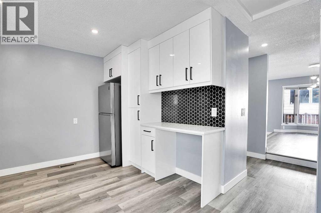 Single Family House 4 Level for Sale in  Castlefall Grove NE Castleridge Calgary 