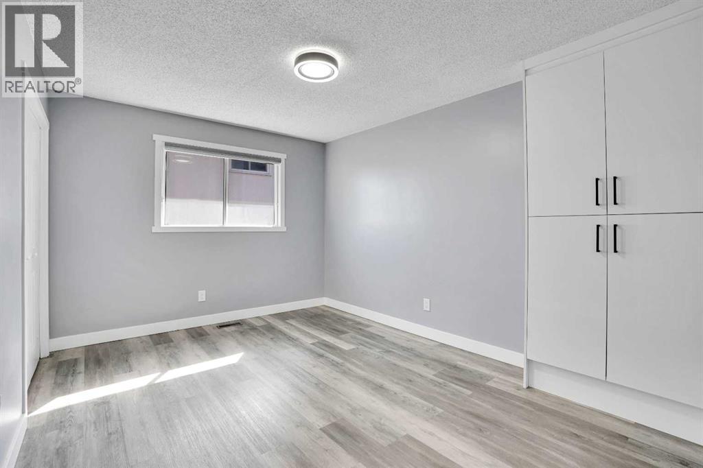 Single Family House 4 Level for Sale in  Castlefall Grove NE Castleridge Calgary 
