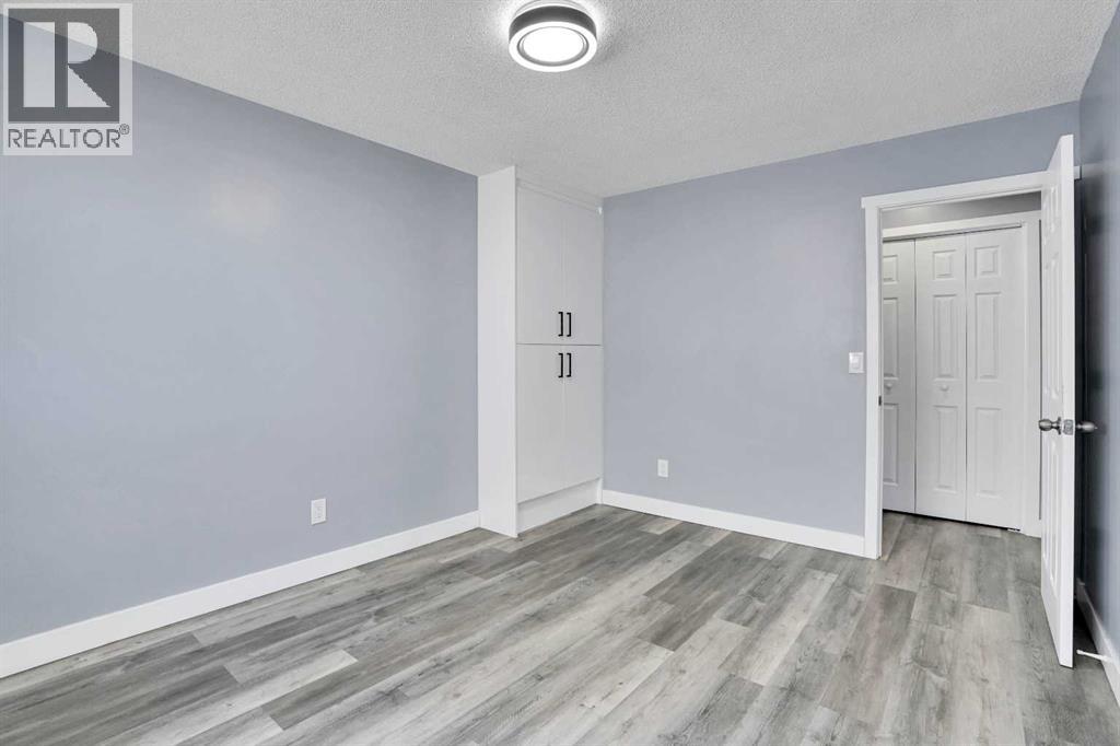 Single Family House 4 Level for Sale in  Castlefall Grove NE Castleridge Calgary 