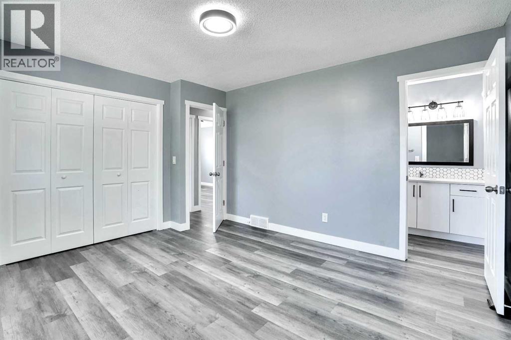 Single Family House 4 Level for Sale in  Castlefall Grove NE Castleridge Calgary 