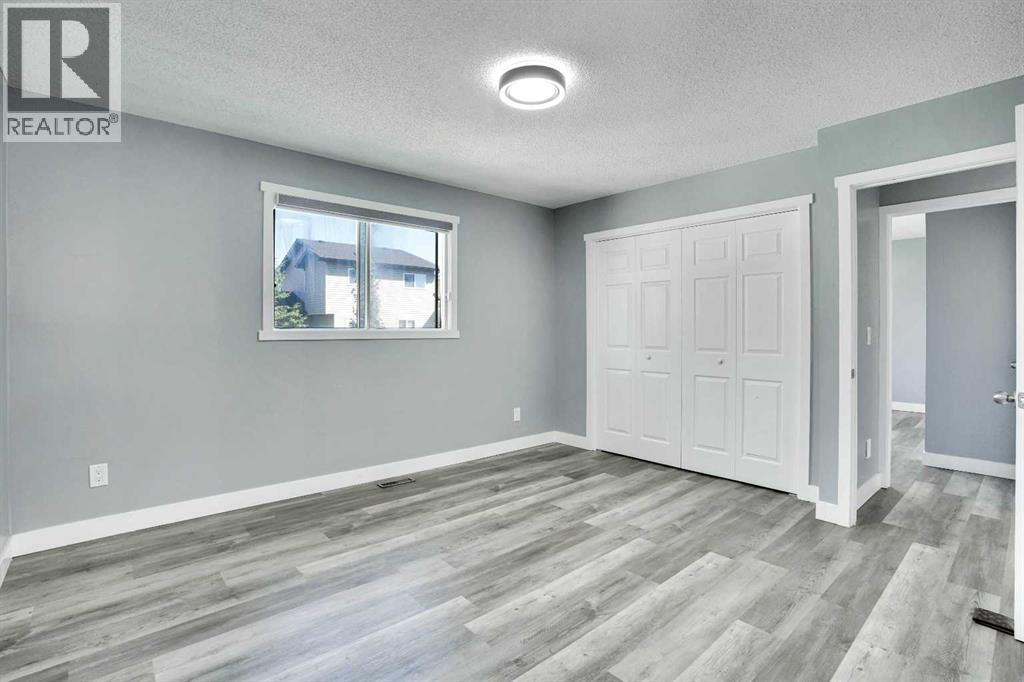 Single Family House 4 Level for Sale in  Castlefall Grove NE Castleridge Calgary 