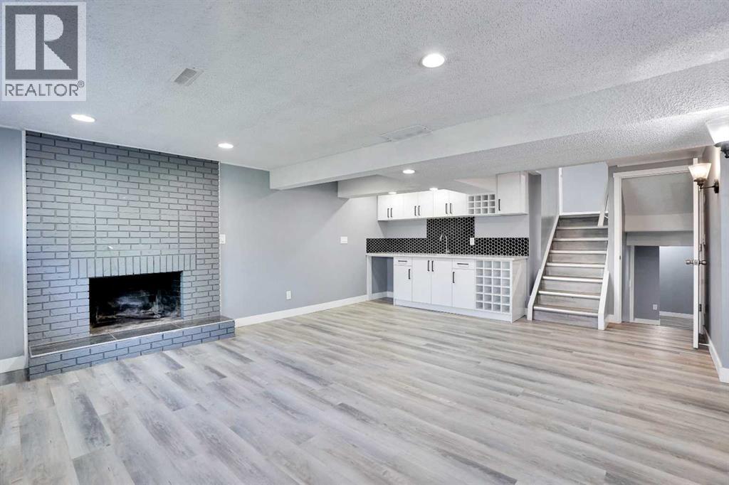 Single Family House 4 Level for Sale in  Castlefall Grove NE Castleridge Calgary 