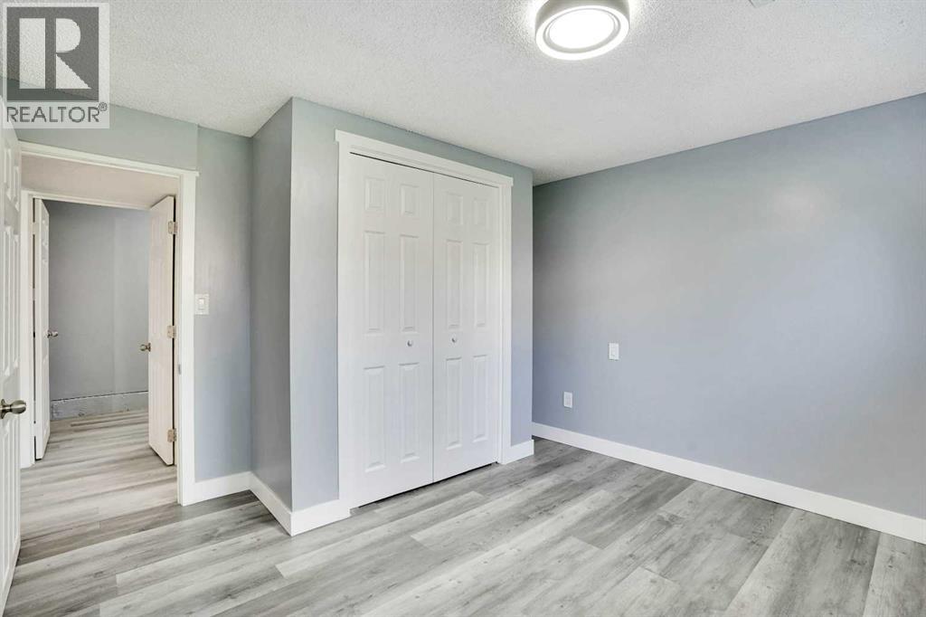 Single Family House 4 Level for Sale in  Castlefall Grove NE Castleridge Calgary 