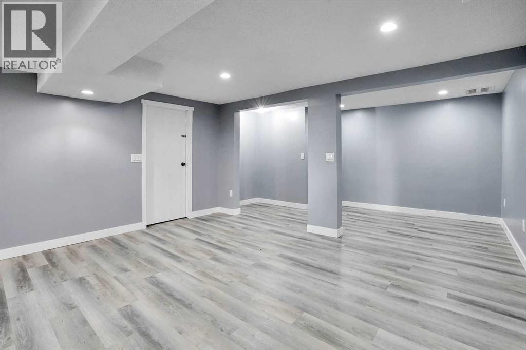 Single Family House 4 Level for Sale in  Castlefall Grove NE Castleridge Calgary 