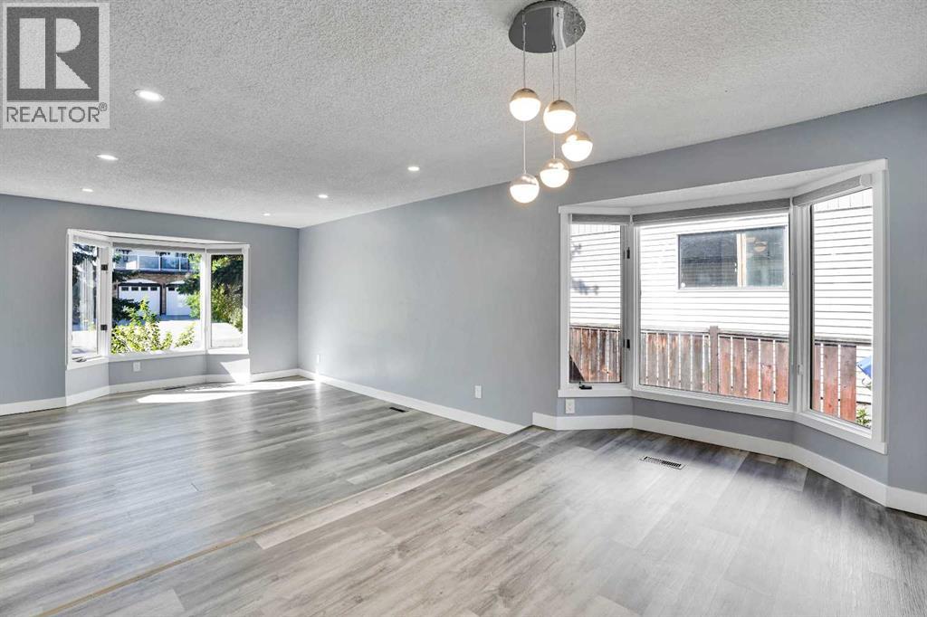 Single Family House 4 Level for Sale in  Castlefall Grove NE Castleridge Calgary 