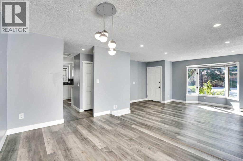 Single Family House 4 Level for Sale in  Castlefall Grove NE Castleridge Calgary 