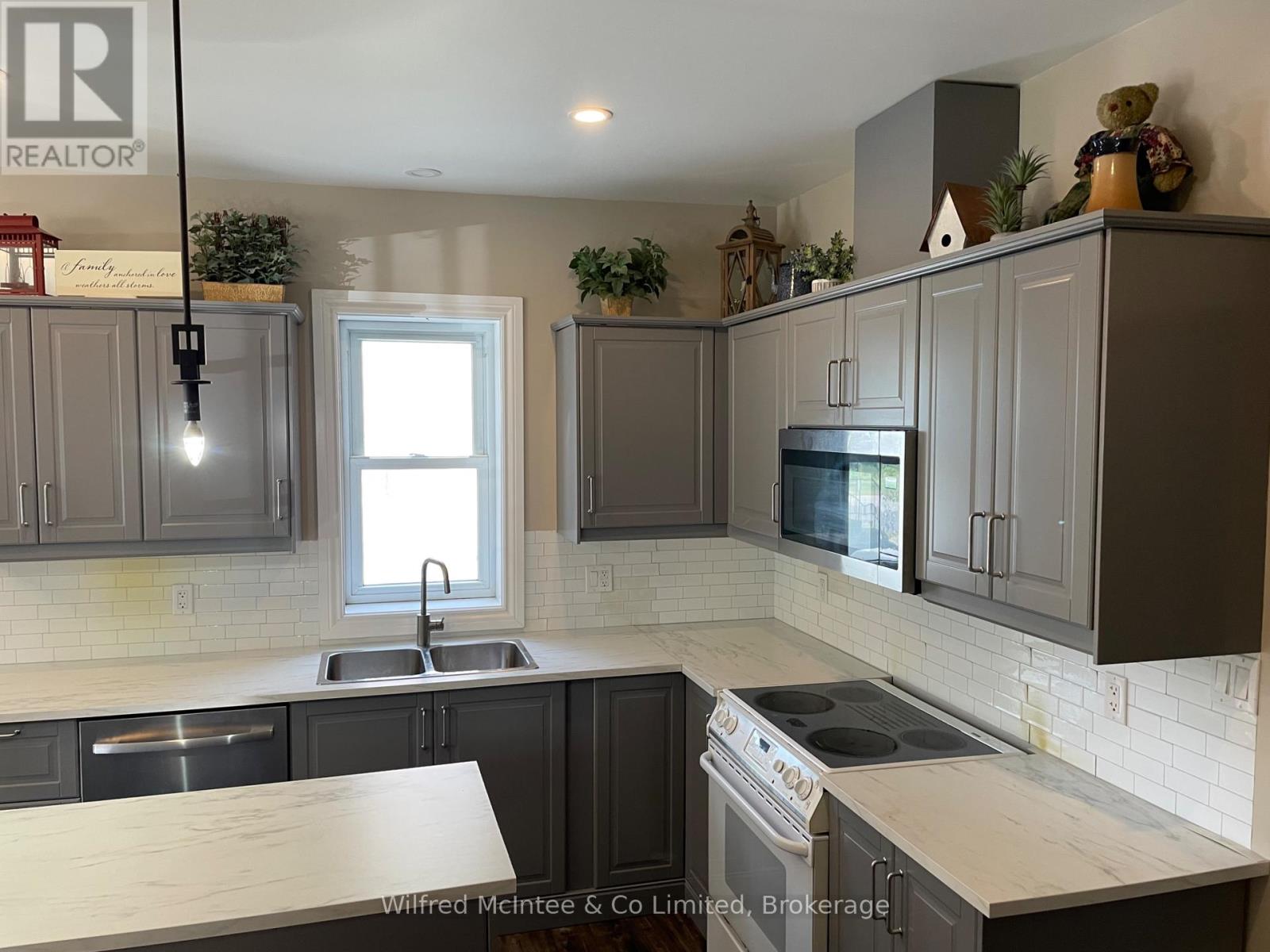 Photo 13 of 49 Absalom Street W, South Bruce ON