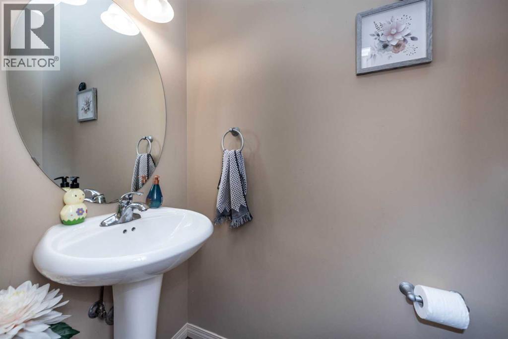 Single Family House for Sale in  Everwoods Close SW Evergreen Calgary 