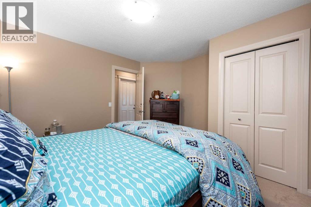 Single Family House for Sale in  Everwoods Close SW Evergreen Calgary 