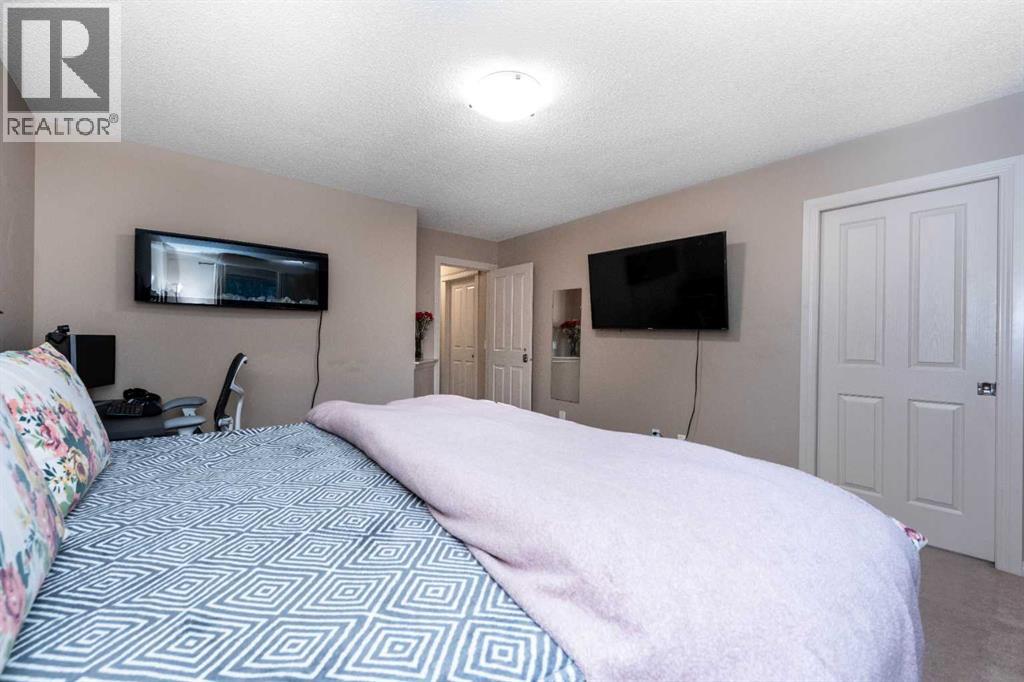 Single Family House for Sale in  Everwoods Close SW Evergreen Calgary 