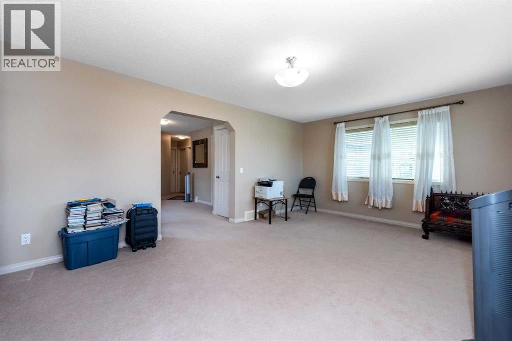 Single Family House for Sale in  Everwoods Close SW Evergreen Calgary 