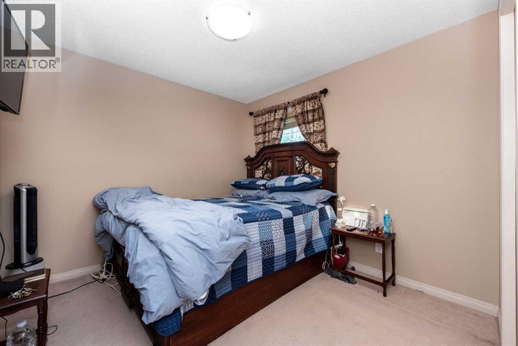 Single Family House for Sale in  Everwoods Close SW Evergreen Calgary 