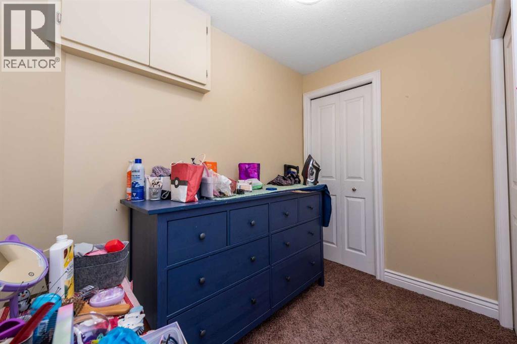 Single Family House for Sale in  Everwoods Close SW Evergreen Calgary 