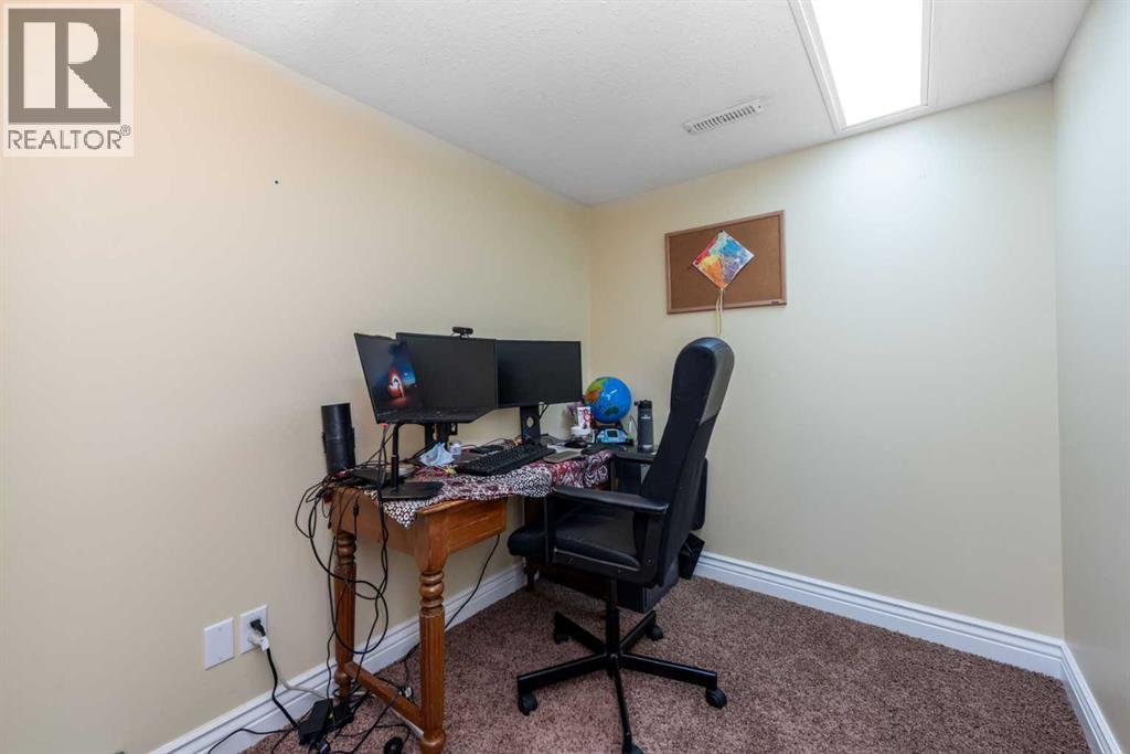 Single Family House for Sale in  Everwoods Close SW Evergreen Calgary 