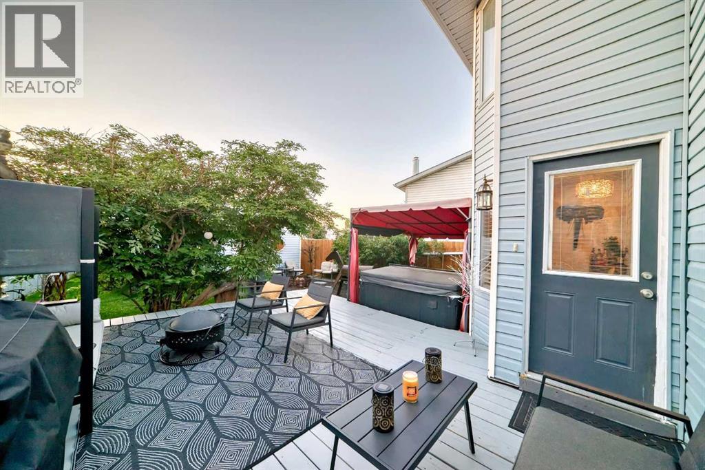 Single Family House for Sale in  Laguna Way NE Monterey Park Calgary 
