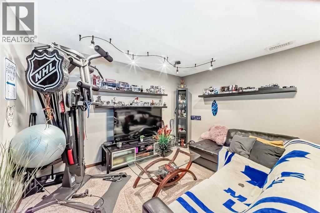 Single Family House for Sale in  Laguna Way NE Monterey Park Calgary 