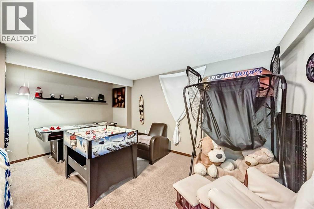 Single Family House for Sale in  Laguna Way NE Monterey Park Calgary 
