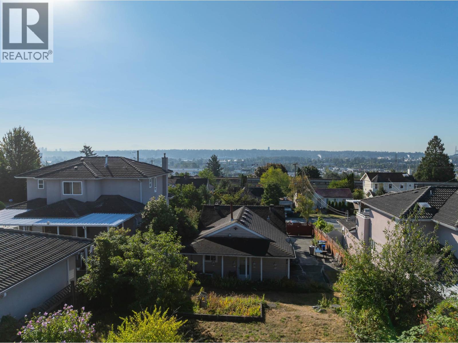 Photo 6 of 2206 Eighth Avenue, New Westminster BC