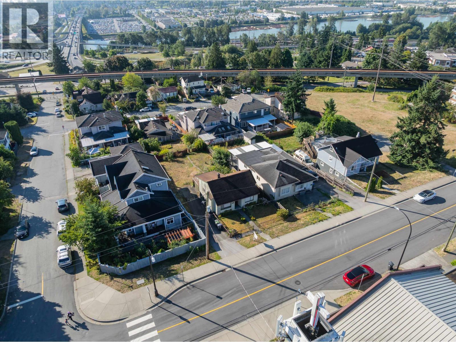 Photo 7 of 2206 Eighth Avenue, New Westminster BC