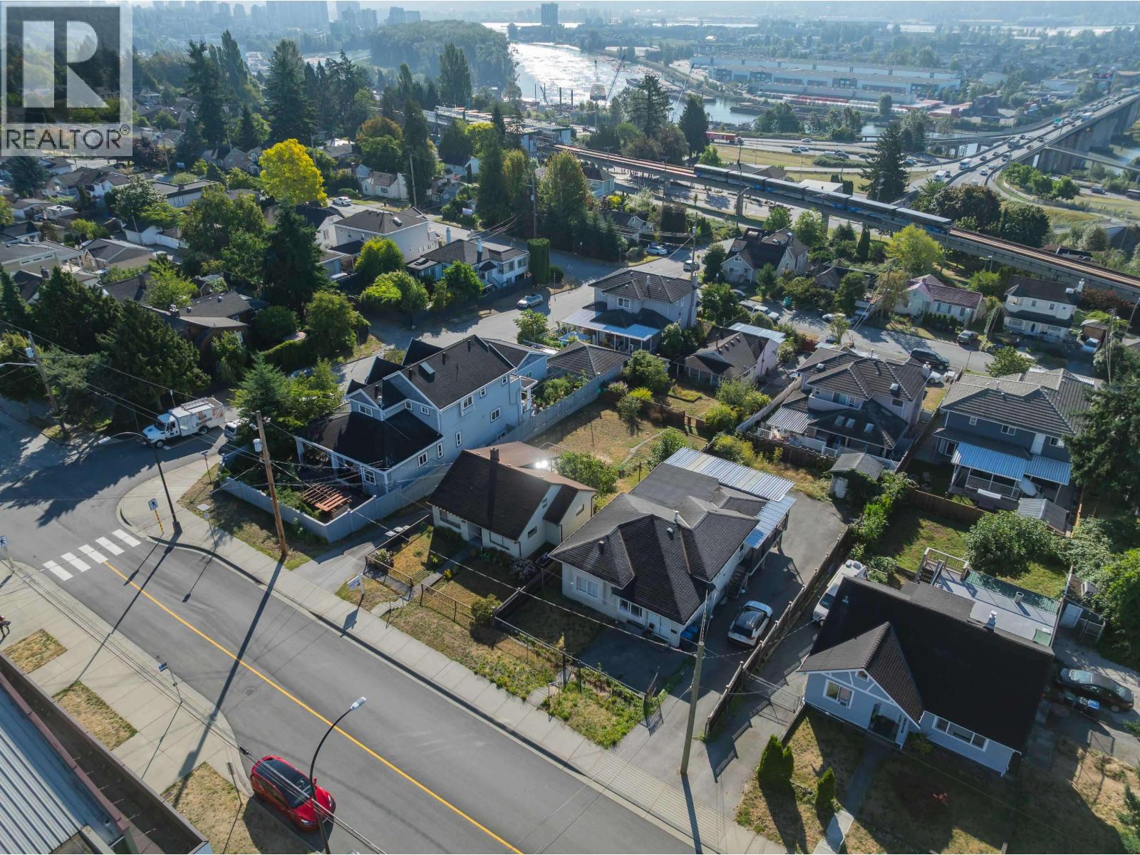 Photo 9 of 2206 Eighth Avenue, New Westminster BC