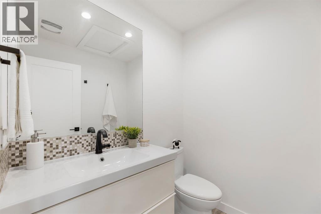 Photo 18 of 419 Millrise Drive Sw, Calgary AB