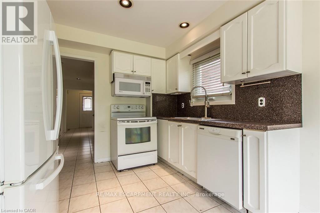 Photo 7 of 125 Hopewell Road, Oakville ON