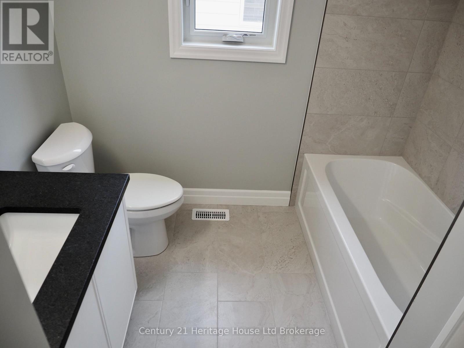 Photo 11 of 9 Sycamore Drive, Tillsonburg ON