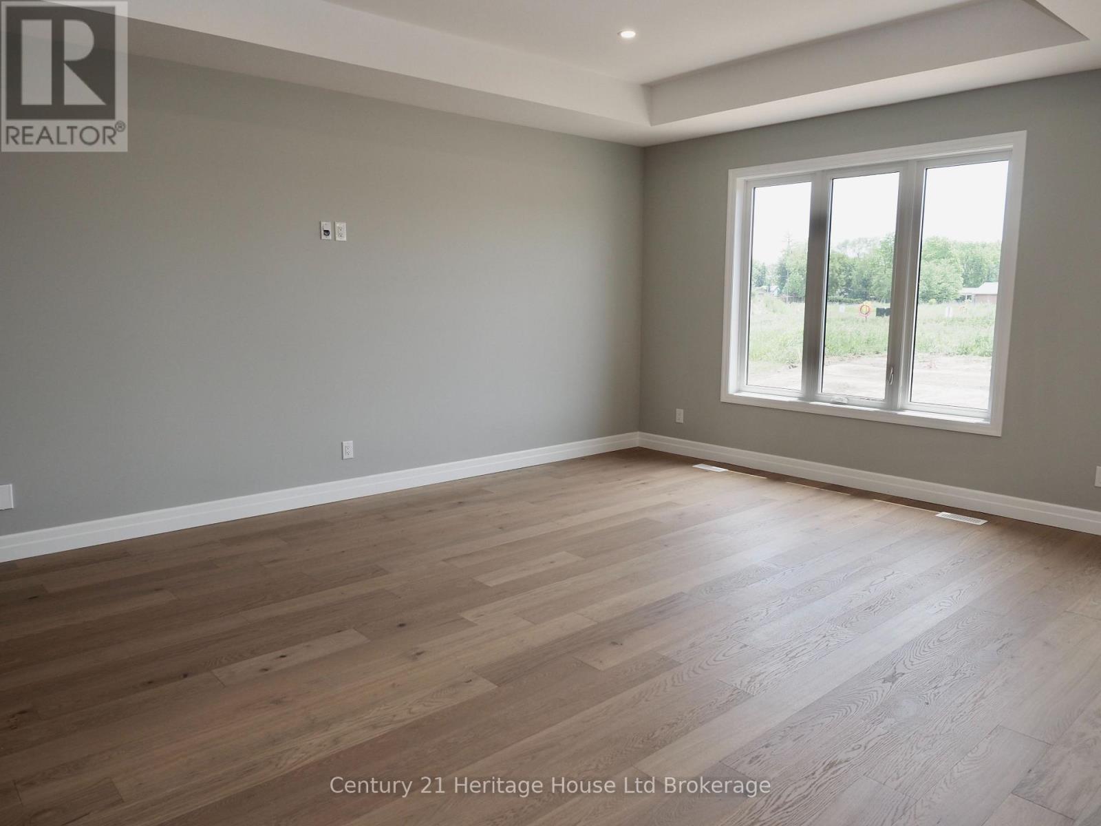 Photo 8 of 9 Sycamore Drive, Tillsonburg ON