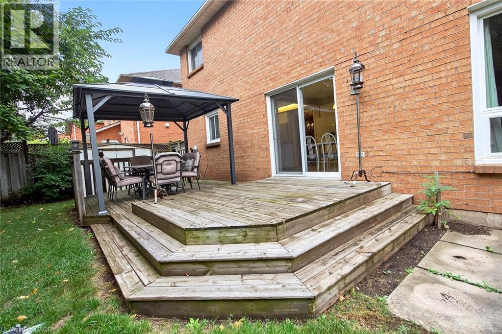 Photo 36 of 1084 Grandeur Crescent, Oakville ON