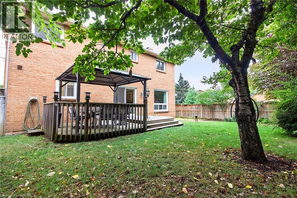 Photo 37 of 1084 Grandeur Crescent, Oakville ON