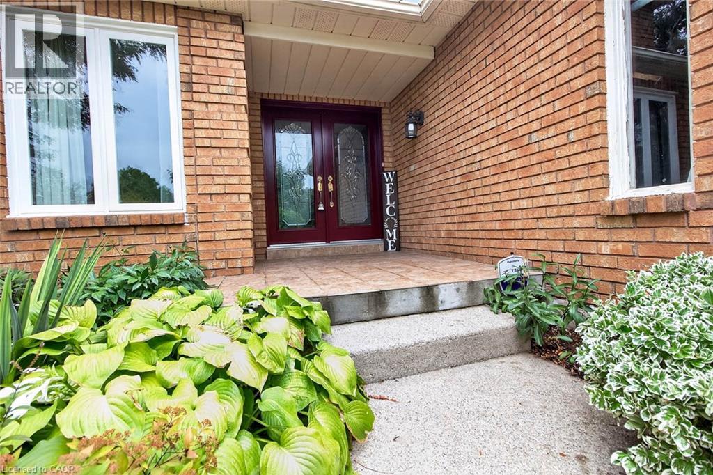 Photo 5 of 1084 Grandeur Crescent, Oakville ON