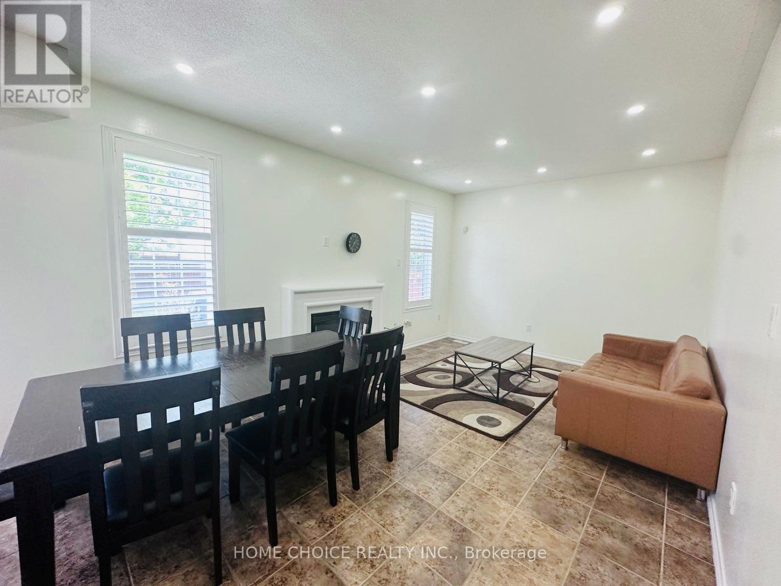 Photo 10 of 1773 Badgley Dr Drive, Oshawa ON