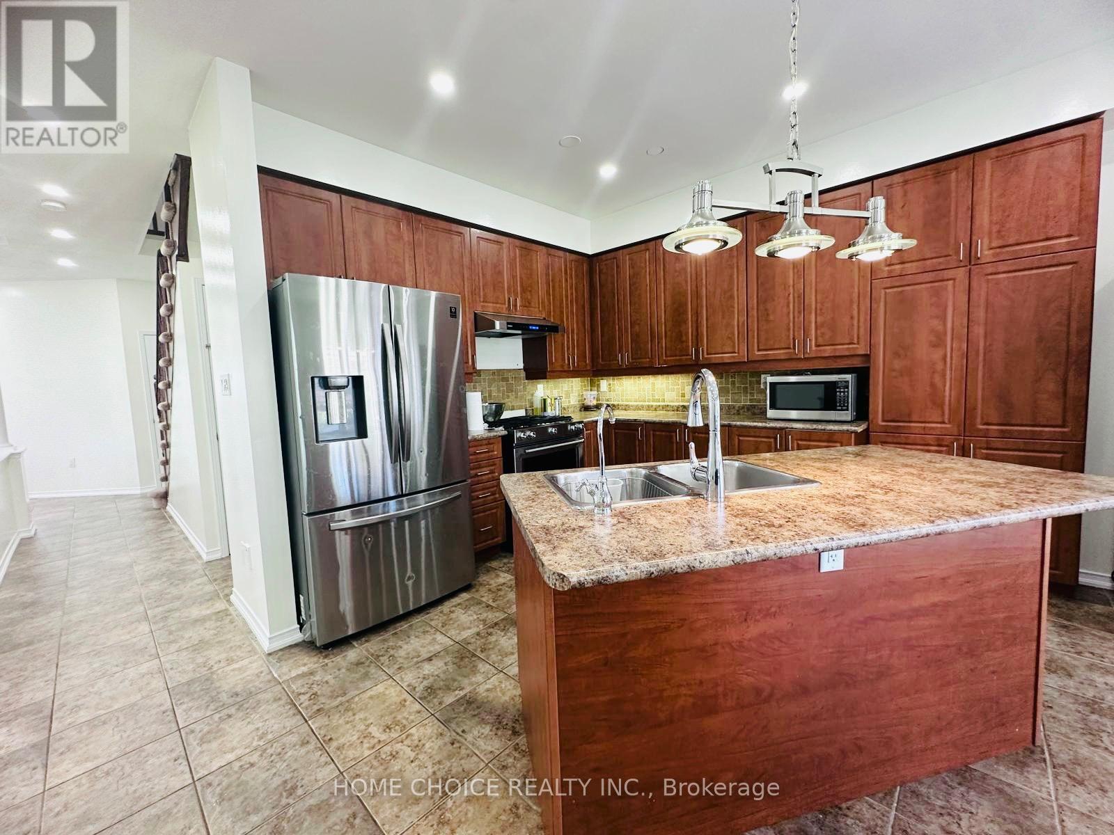 Photo 12 of 1773 Badgley Dr Drive, Oshawa ON