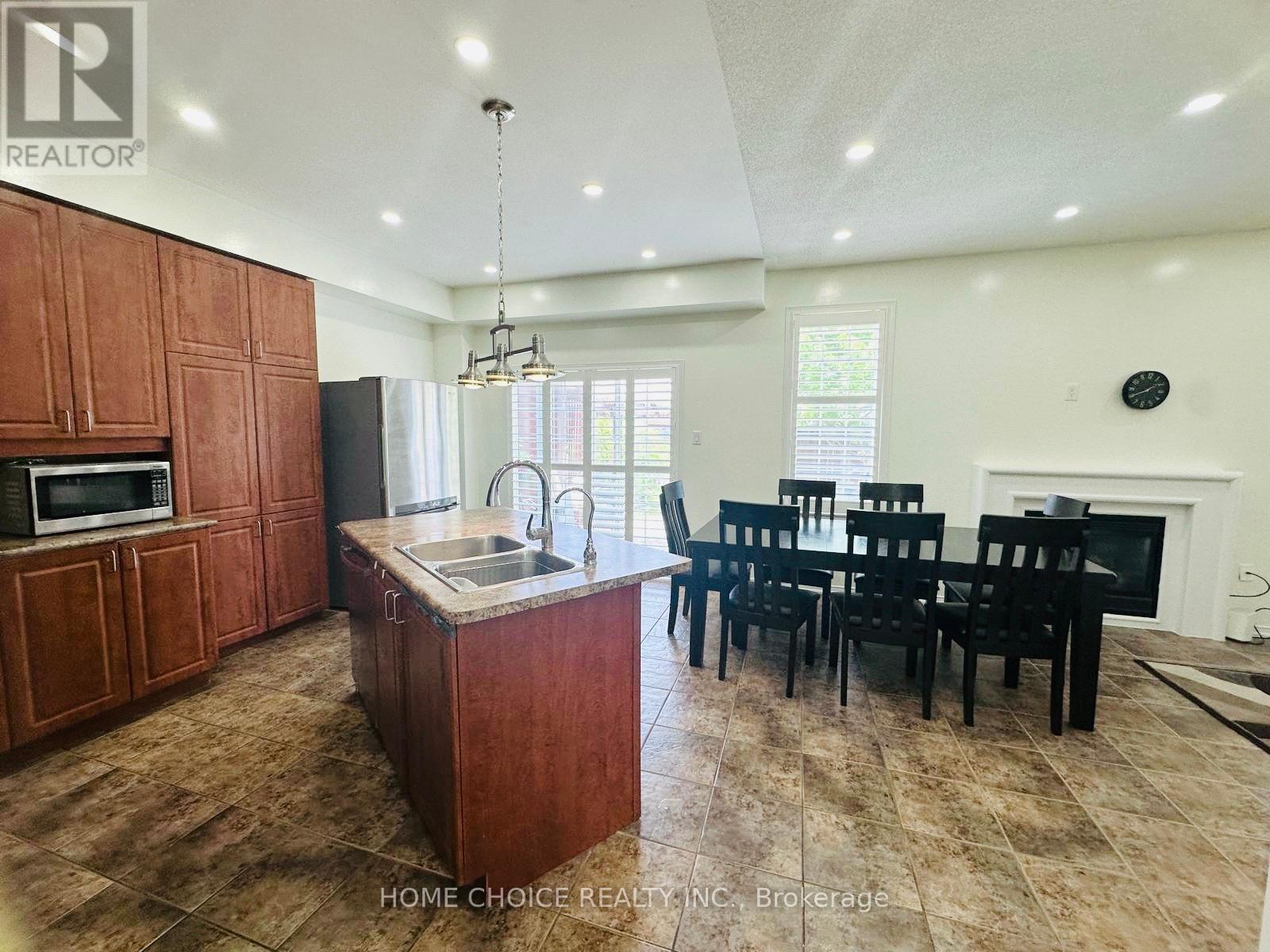 Photo 8 of 1773 Badgley Dr Drive, Oshawa ON