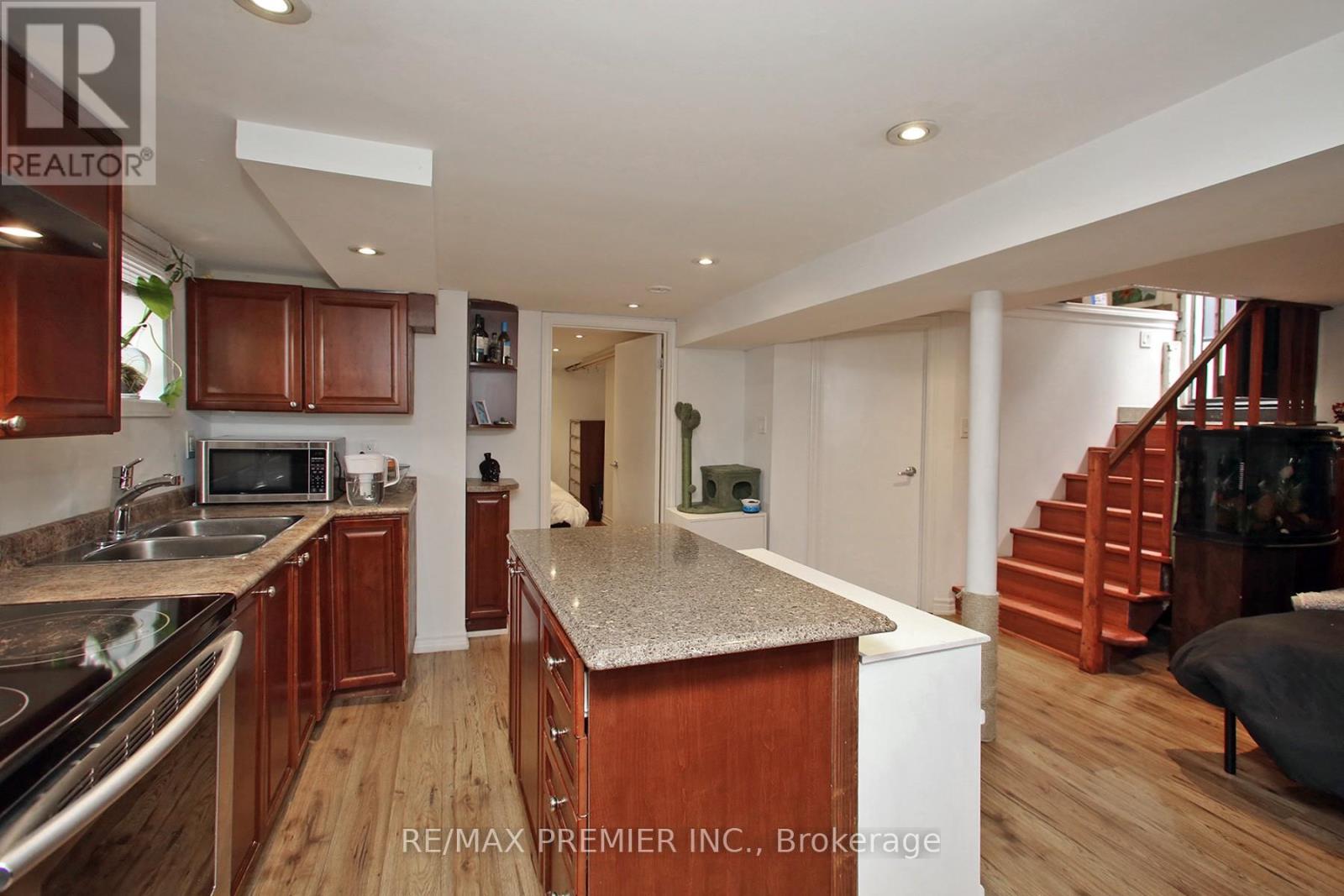 Photo 8 of 624 Mcroberts Avenue, Toronto ON
