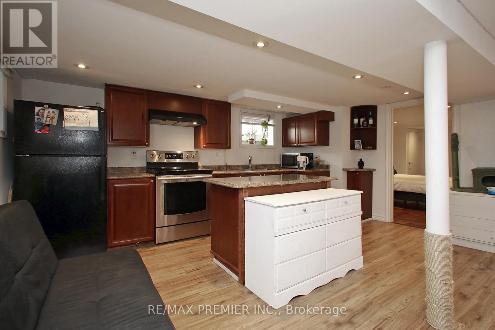 Photo 23 of 624 Mcroberts Avenue, Toronto ON