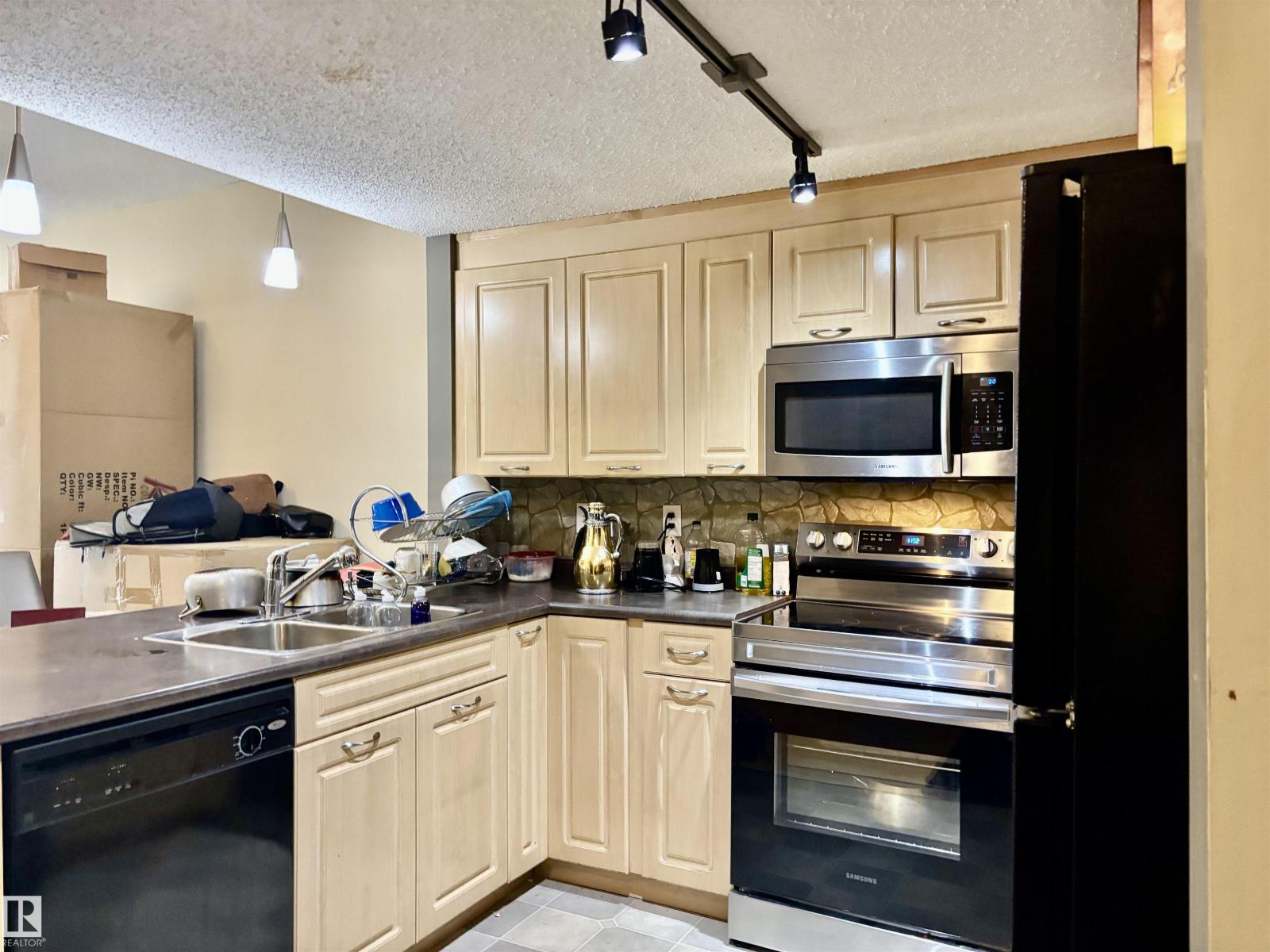 Single Family House for Sale in #   AV NW Edmonton 