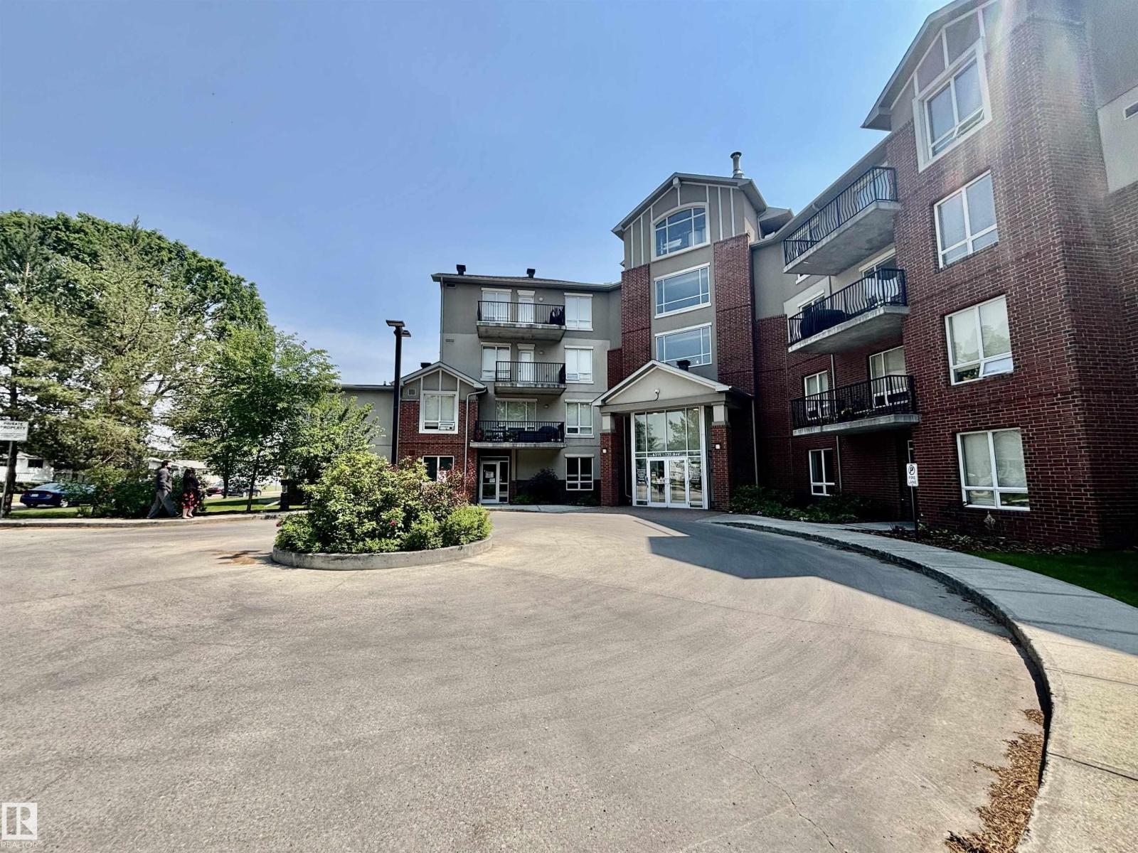 Single Family House for Sale in #   AV NW Edmonton 