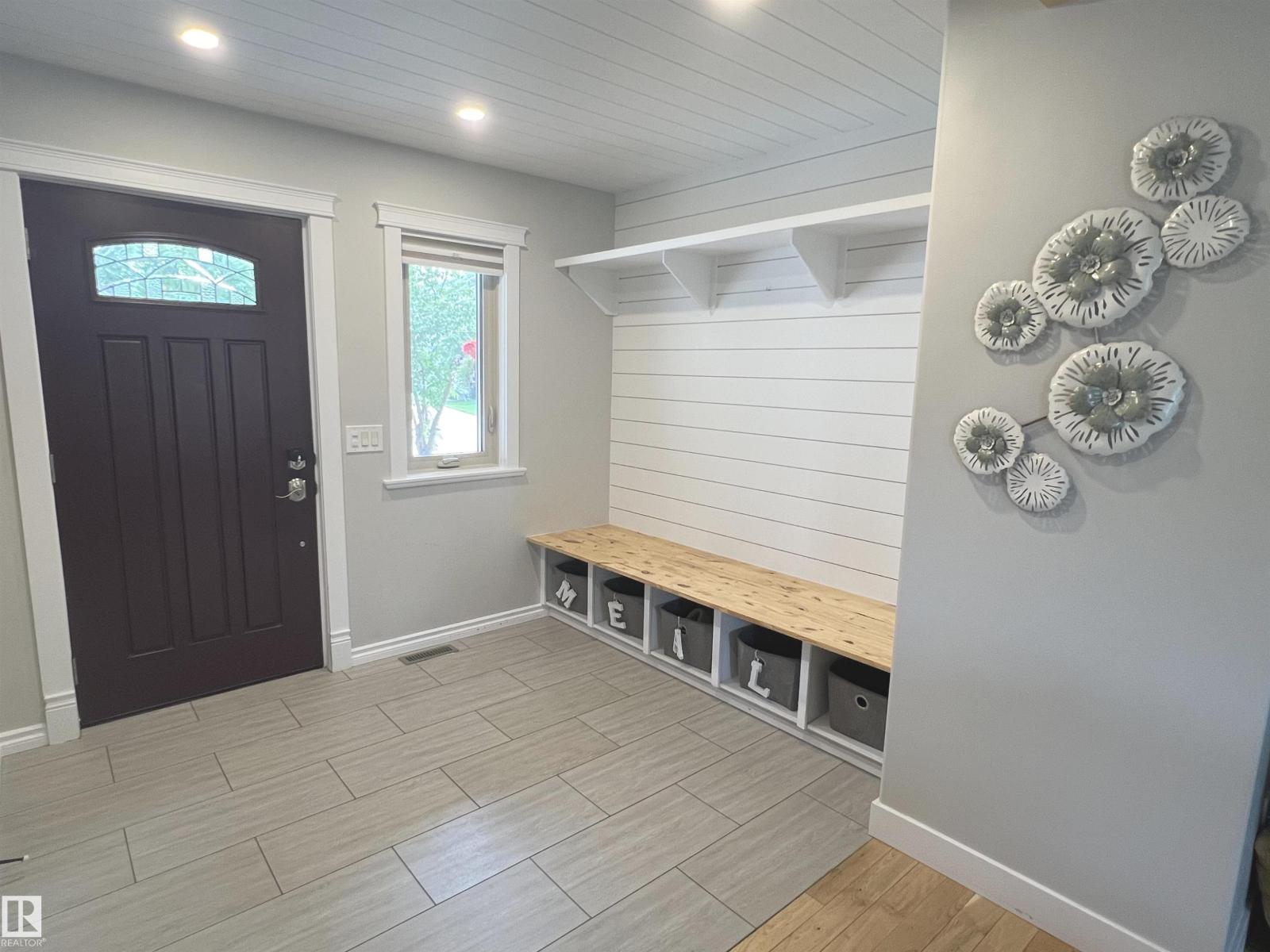 Photo 3 of 354 Wild Rose Wy Nw, Edmonton AB