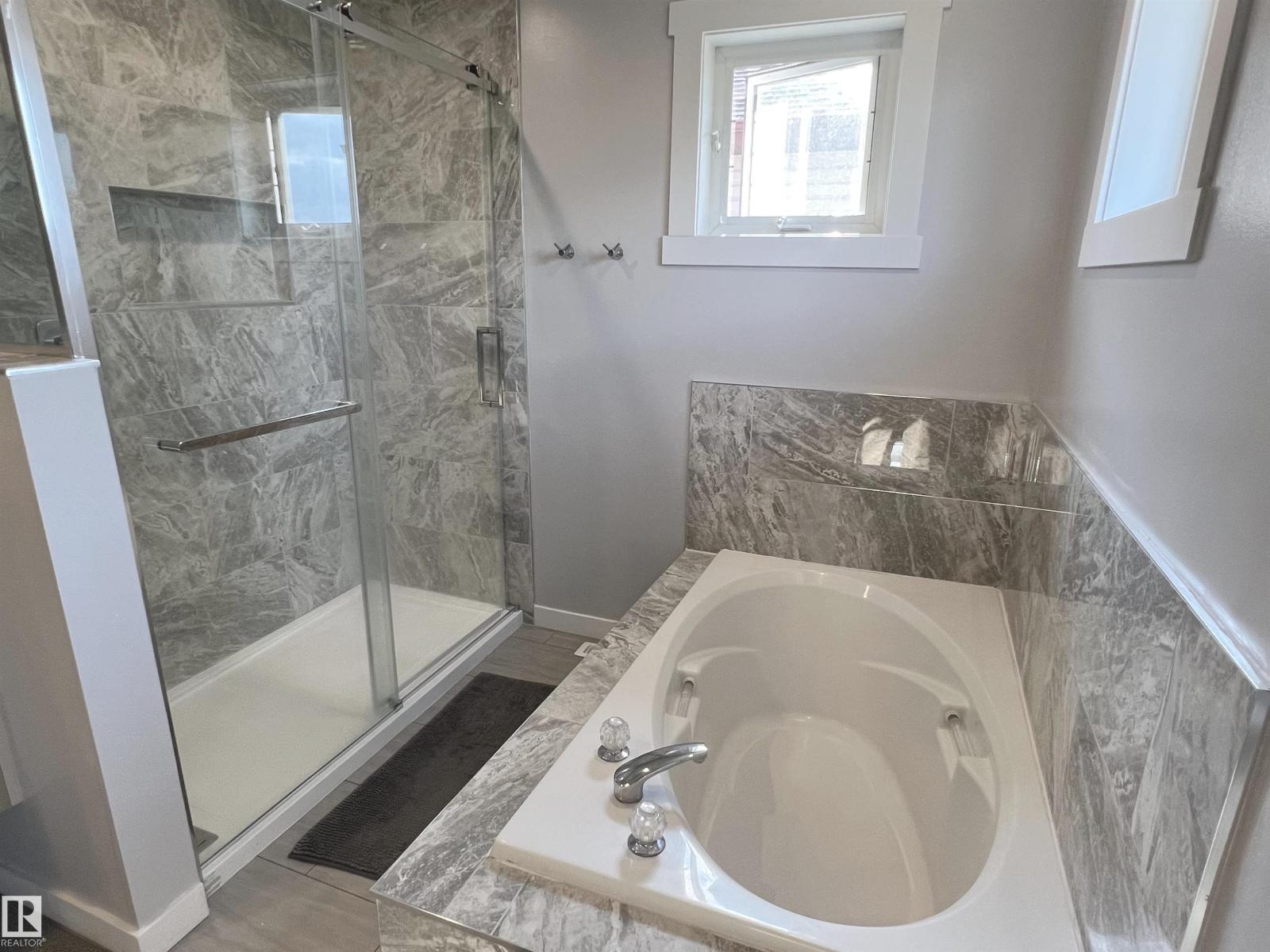 Photo 19 of 354 Wild Rose Wy Nw, Edmonton AB