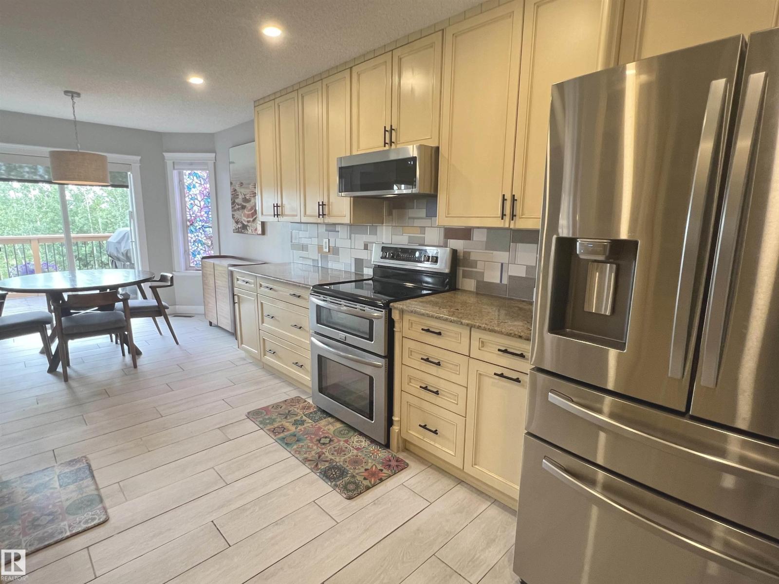 Photo 9 of 354 Wild Rose Wy Nw, Edmonton AB