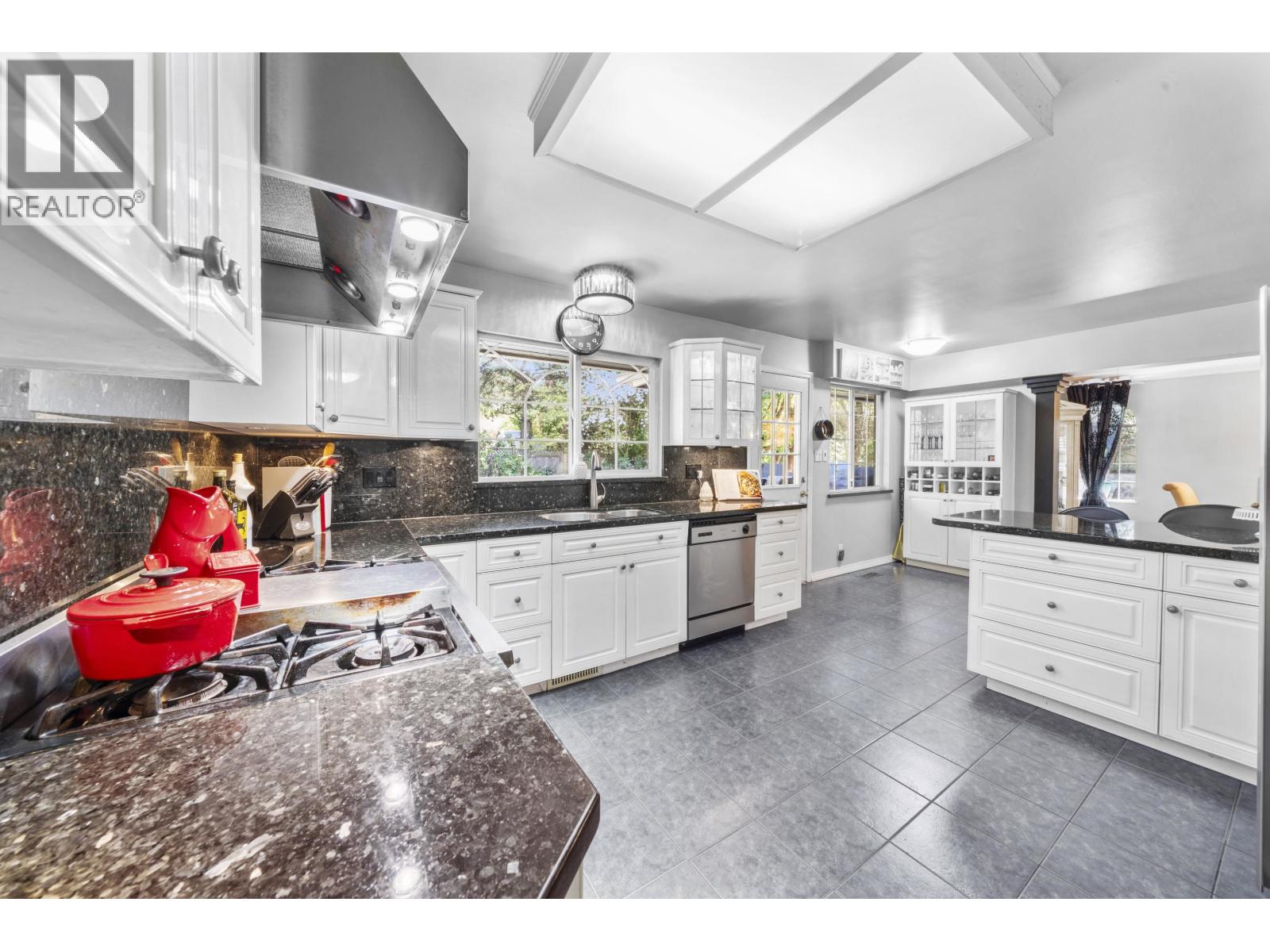 Photo 9 of 605 Victor Street, Coquitlam BC