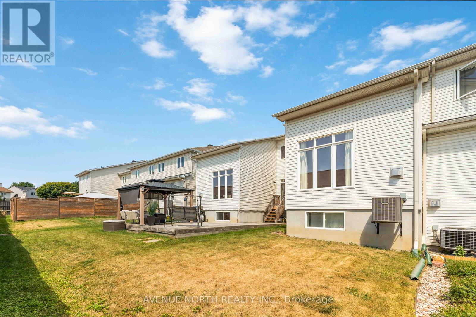 Photo 27 of 241 Waymark Crescent, Ottawa ON