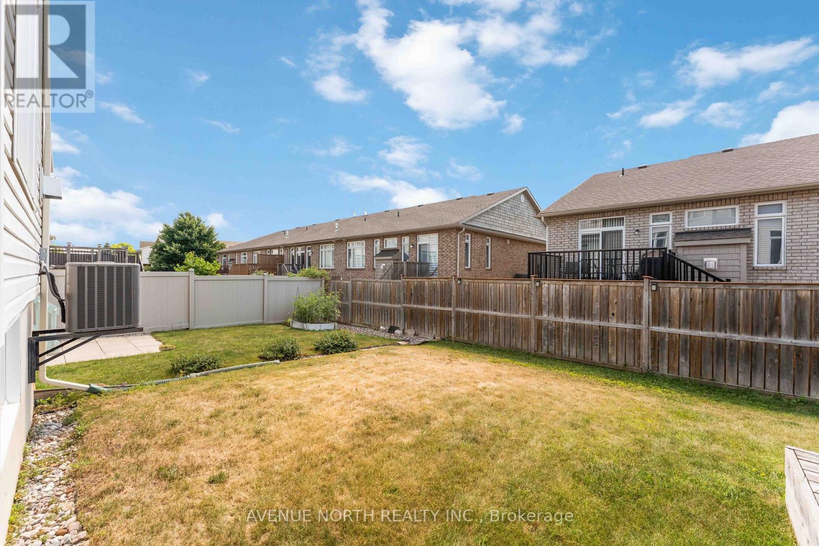 Photo 26 of 241 Waymark Crescent, Ottawa ON