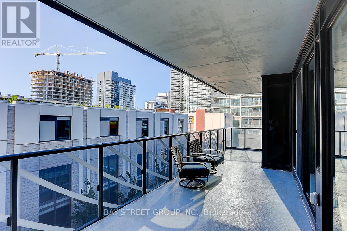 Photo 5 of 507 85 Mcmahon Drive, Toronto ON