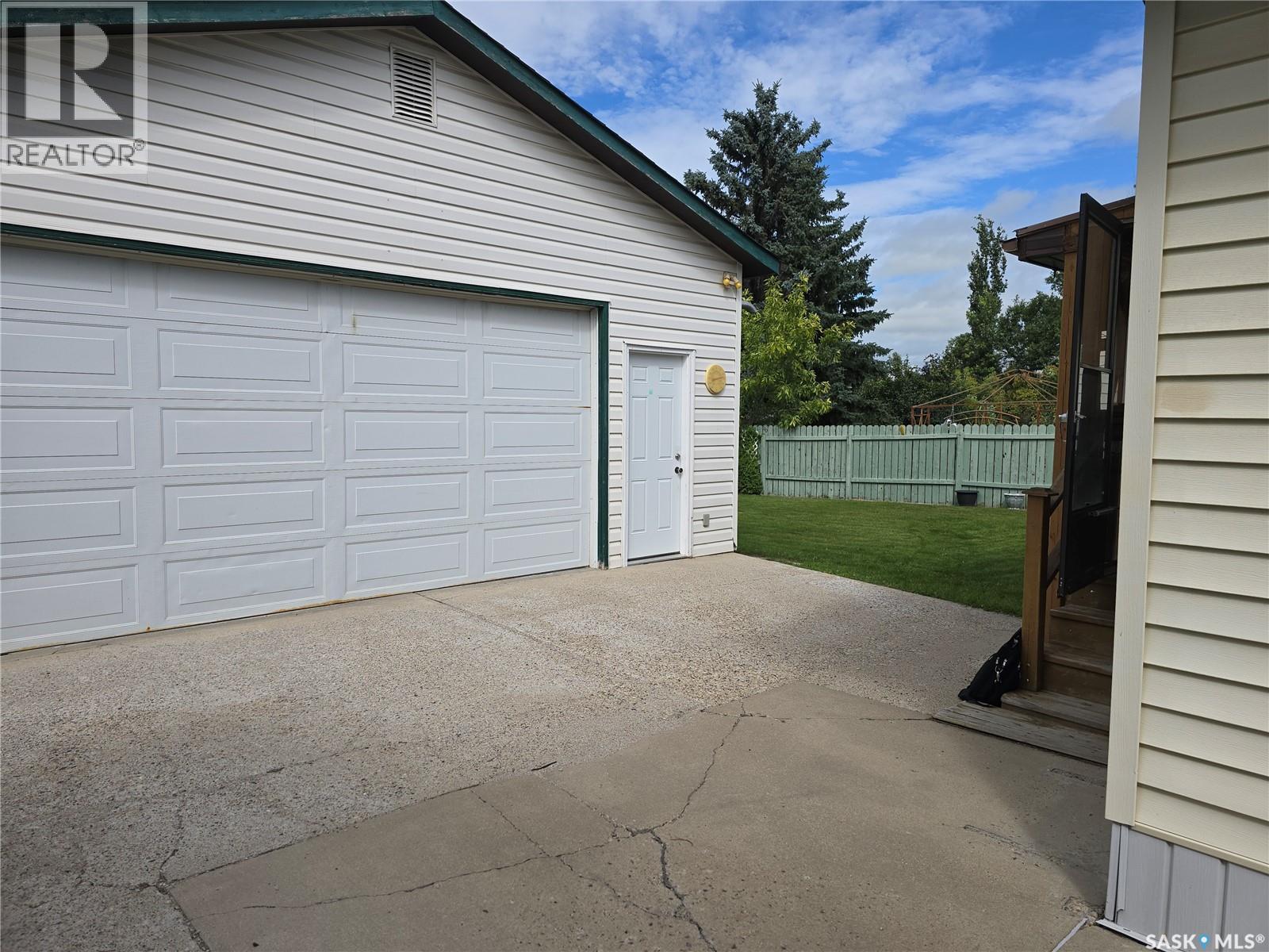 Photo 29 of 111 Oregan Crescent, Saskatoon SK