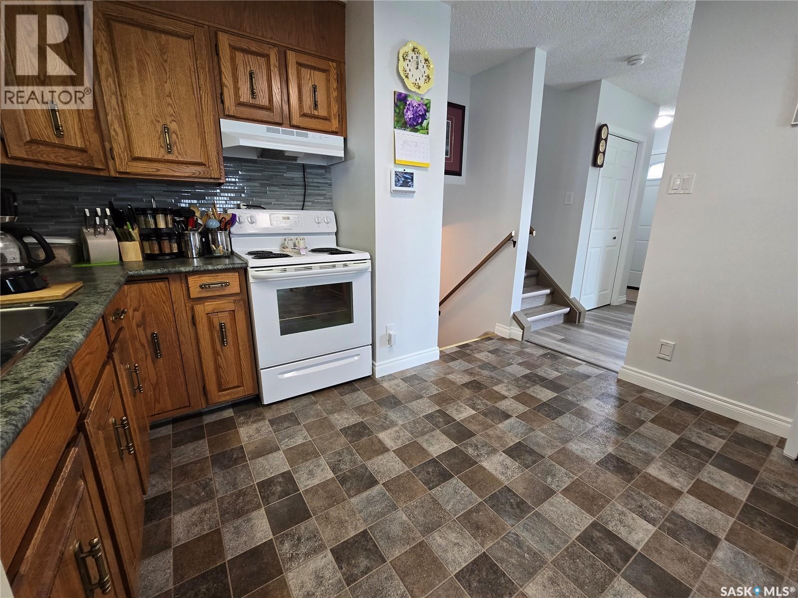Photo 5 of 111 Oregan Crescent, Saskatoon SK