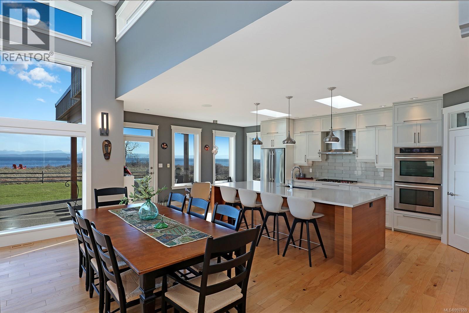 300 Connemara Rd, Comox