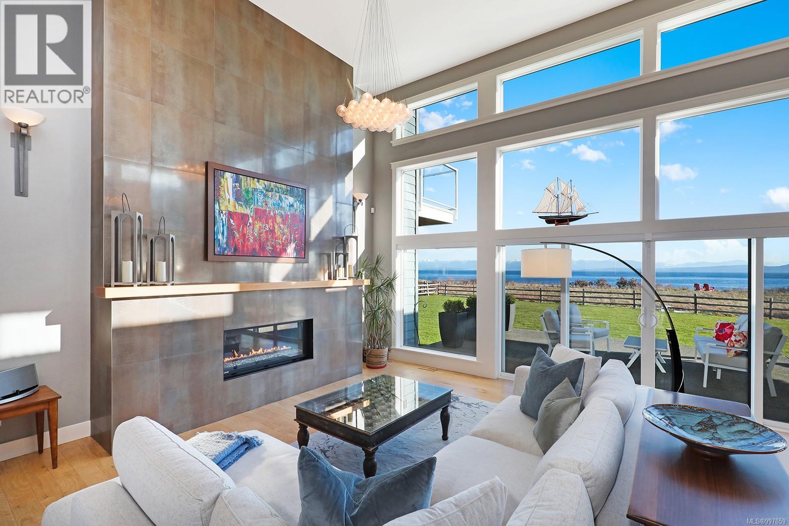 300 Connemara Rd, Comox