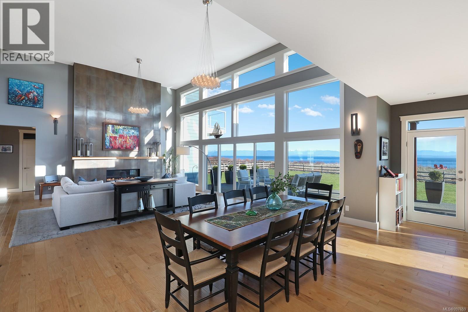 300 Connemara Rd, Comox
